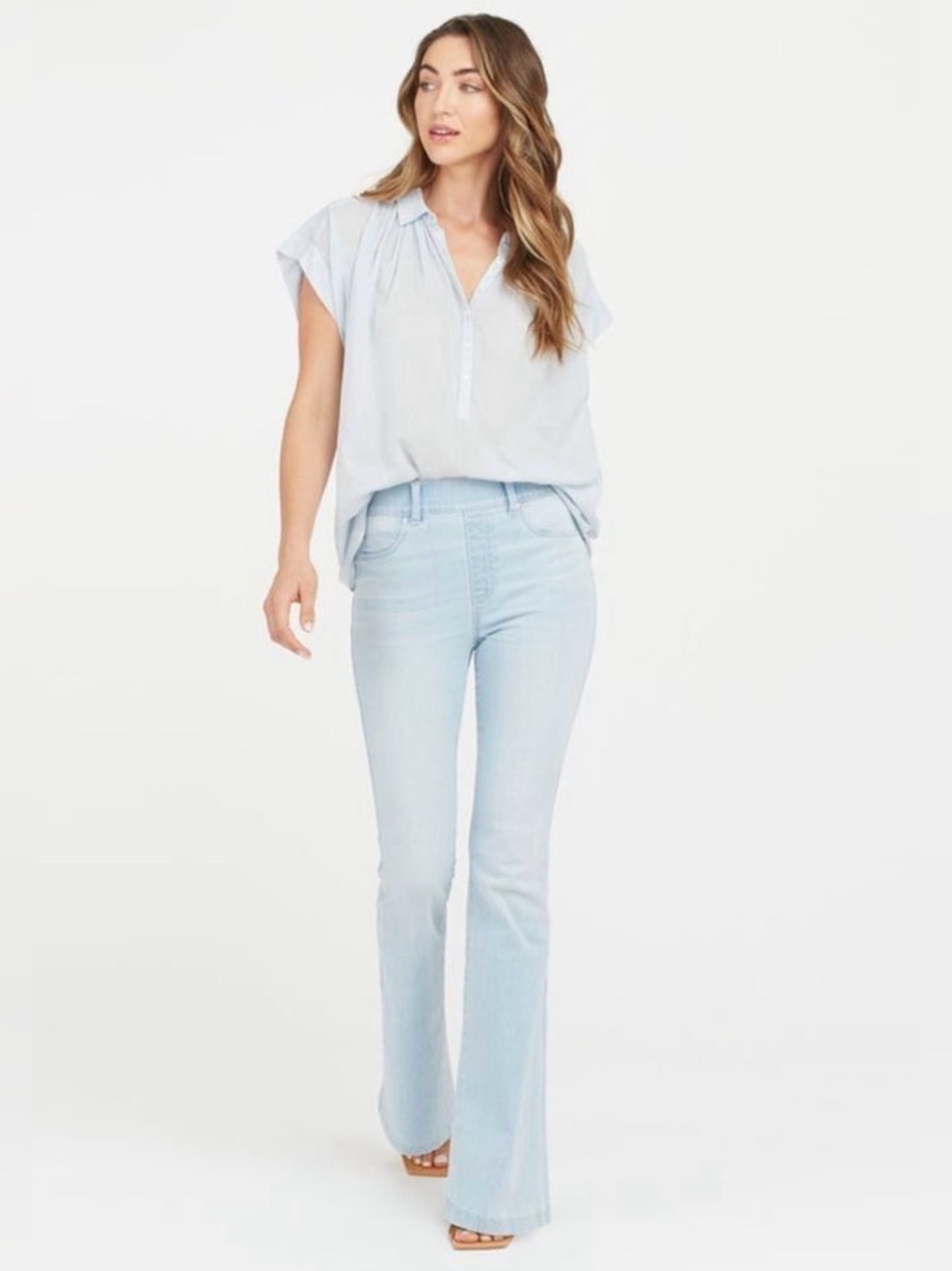 SPANX 20348R Retro Light Wash Pull On Flare Jeans Women’s Size Small EUC